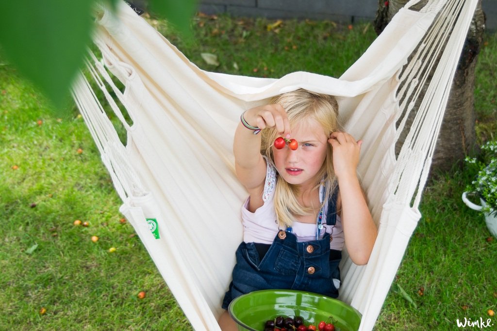 Hangstoel in de tuin - Wimke