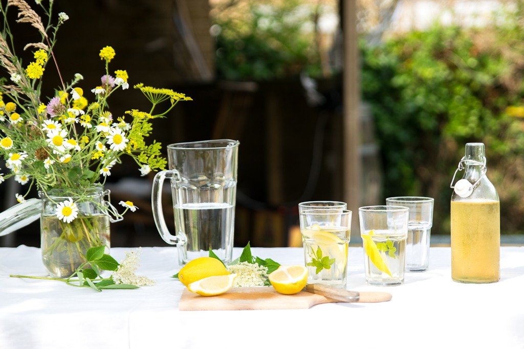 Het lekkerste recept voor vlierbloesemlimonade I WIMKE