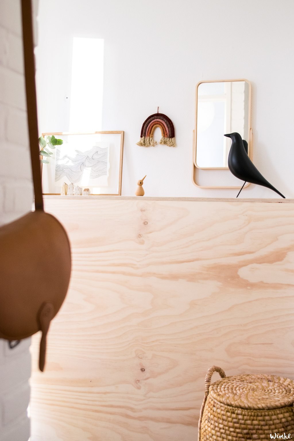 Een opgeruimde hal - Eames House Bird - (c) Wimke.nl