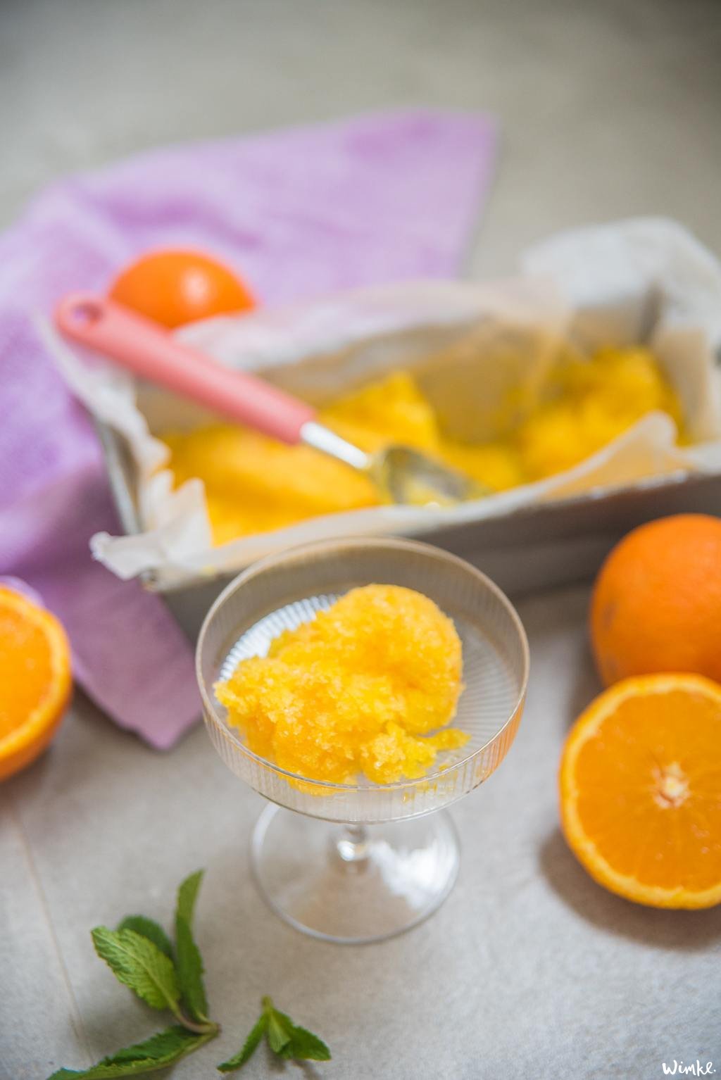 Sorbetijs maken van sinaasappels